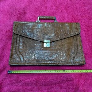 Luxurious Tan Crocodile-Embossed Men's Briefcase